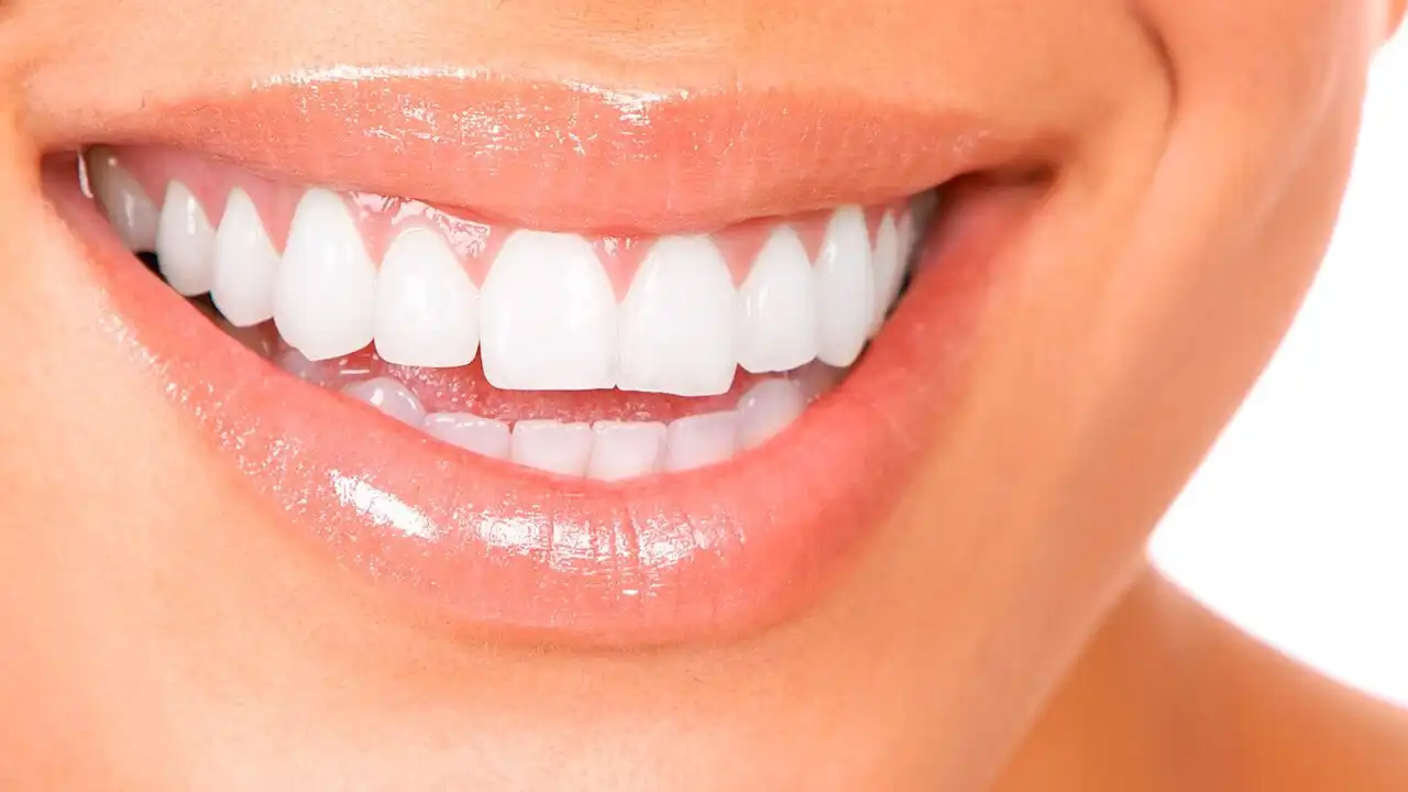 Здоровые зубы и десны по аюрведе